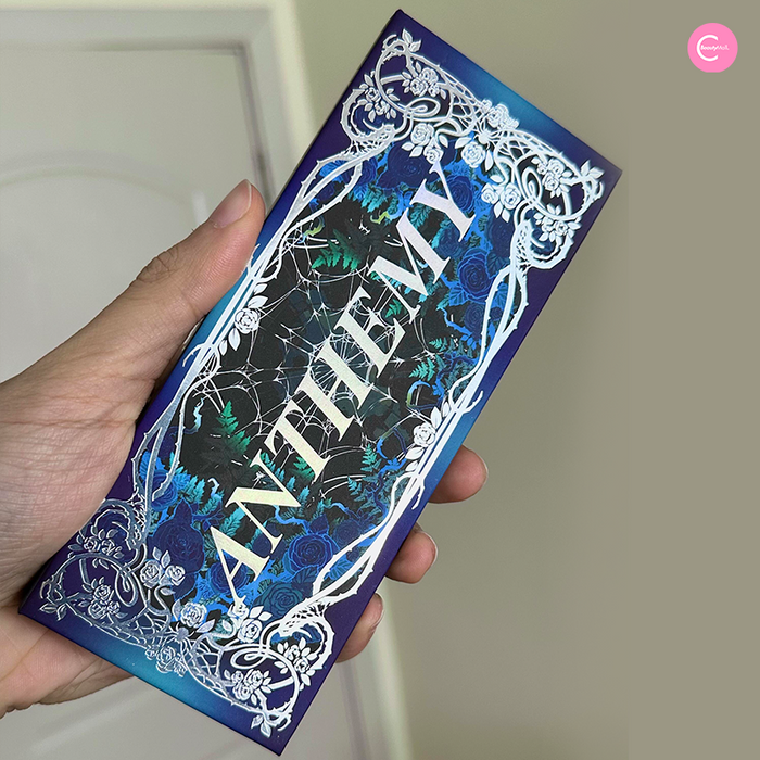Anthemy Living Creatures Compendium 2.0 Moon Series – Furry Tarantula Chameleon Eyeshadow Palette detail