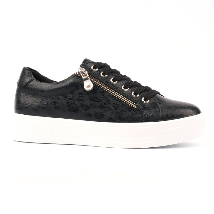 Charm II Black Trainer