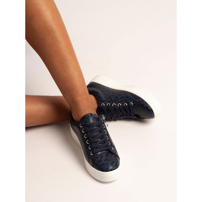 Charm II Navy Trainer