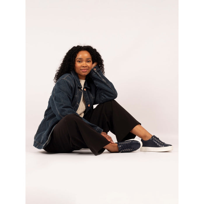 Charm Navy Trainer