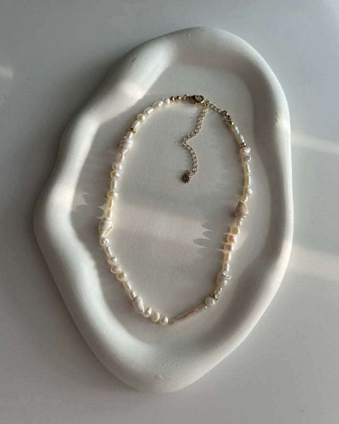 CLIO SHELL AND PEARL NECKLACE