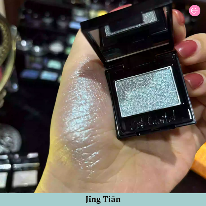 Cold N Wild Silver Blue Mono Eyeshadow detail