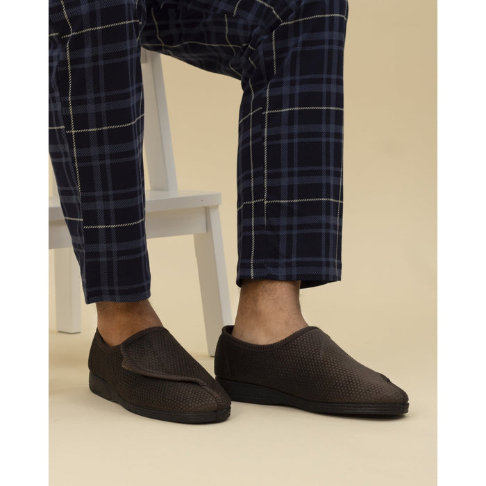 Columbus III Brown One Touch Slipper