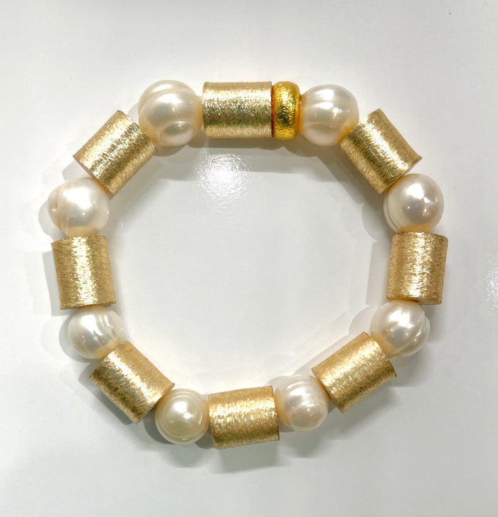 Freshwater Baroque Pearl & Brushed Gold Vermeil Bracelet