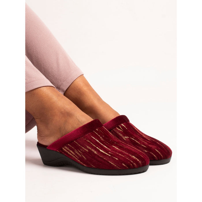 Glenda Burgundy Slipper