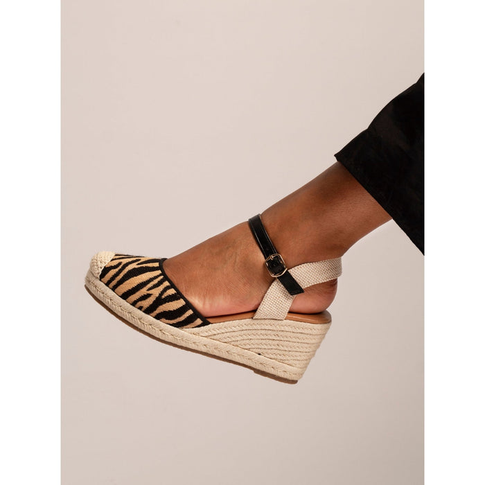 Goji Black Sandal