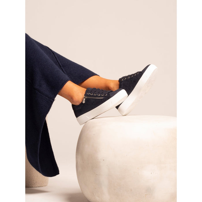 Haywood Navy Trainer