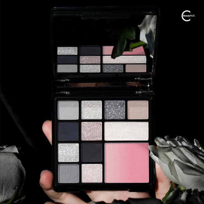 HOLD LIVE Fantasy 12-Color Eyeshadow Palette detail