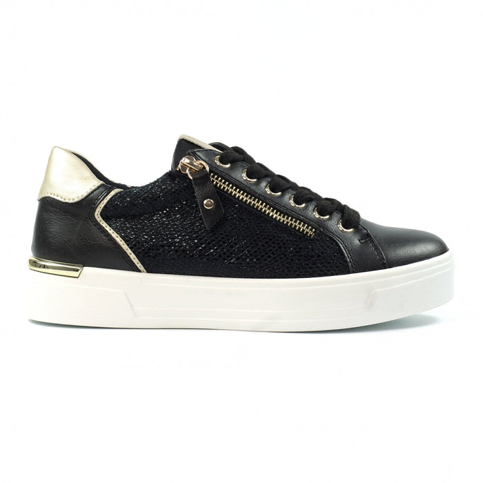Hype Black Trainer