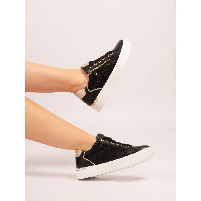 Hype Black Trainer