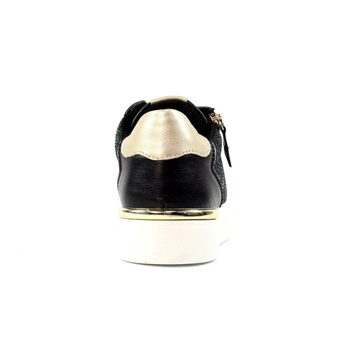 Hype Black Trainer