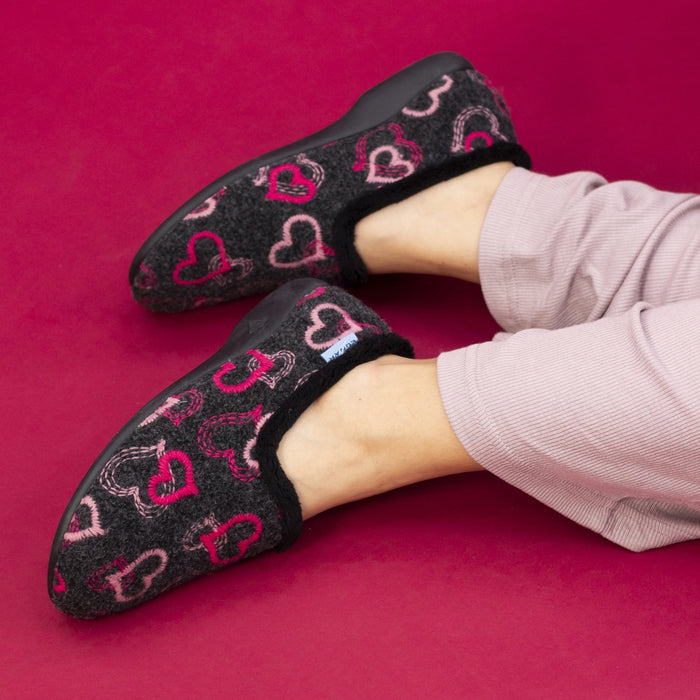 Jolly Black Heart Full Slipper