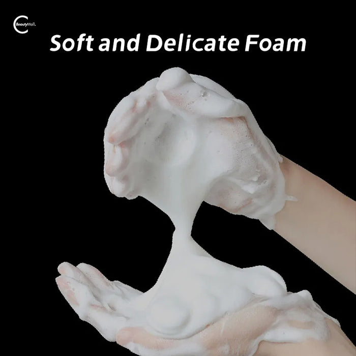 LA SANTA CROXX Lightweight Clarifying Facial Cleansing Cream Cleanser detail