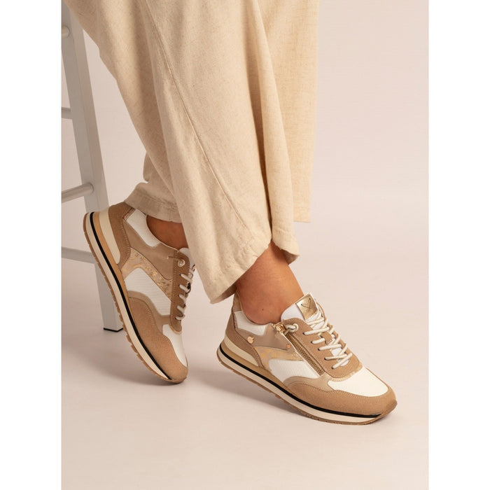Lindy Beige Trainer
