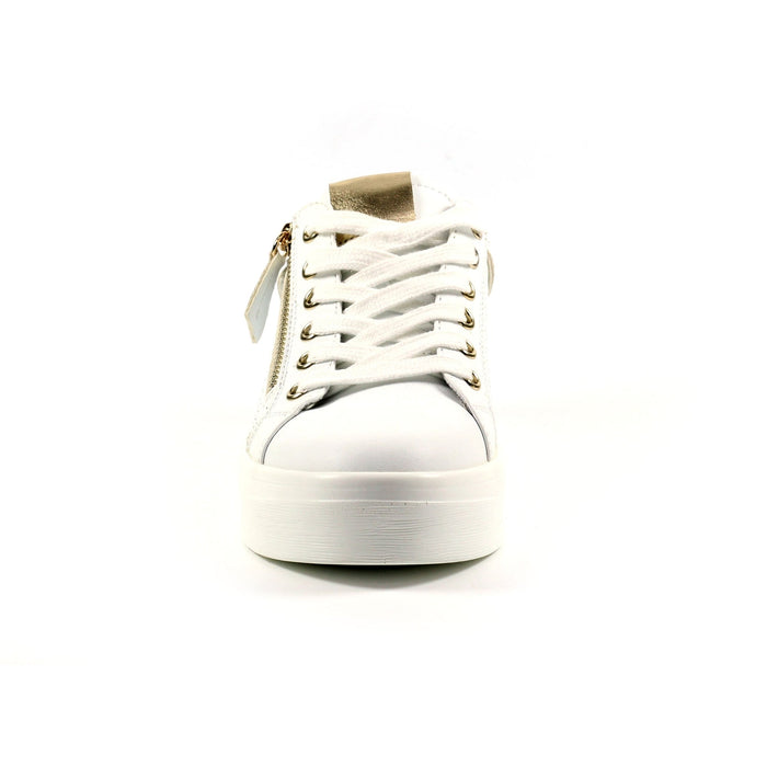 Nia White Trainer
