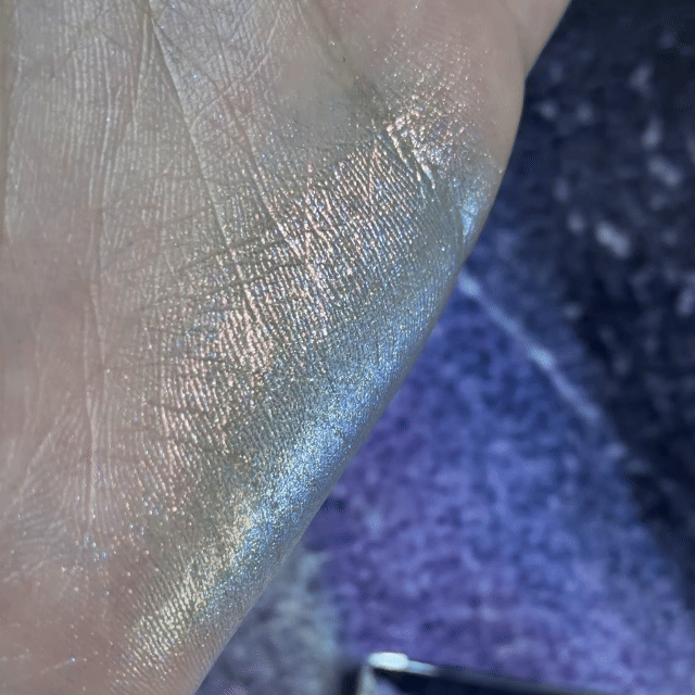 NOIRICORN Astral Archive Pigment Singles eyeshadow in Solar Tide swatched on skin