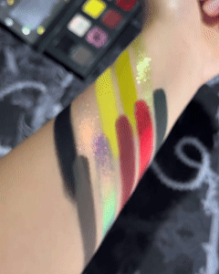 NOIRICORN x @ghoul.in.japan BLIGHTMOON eyeshadow palette shimmer texture close-up