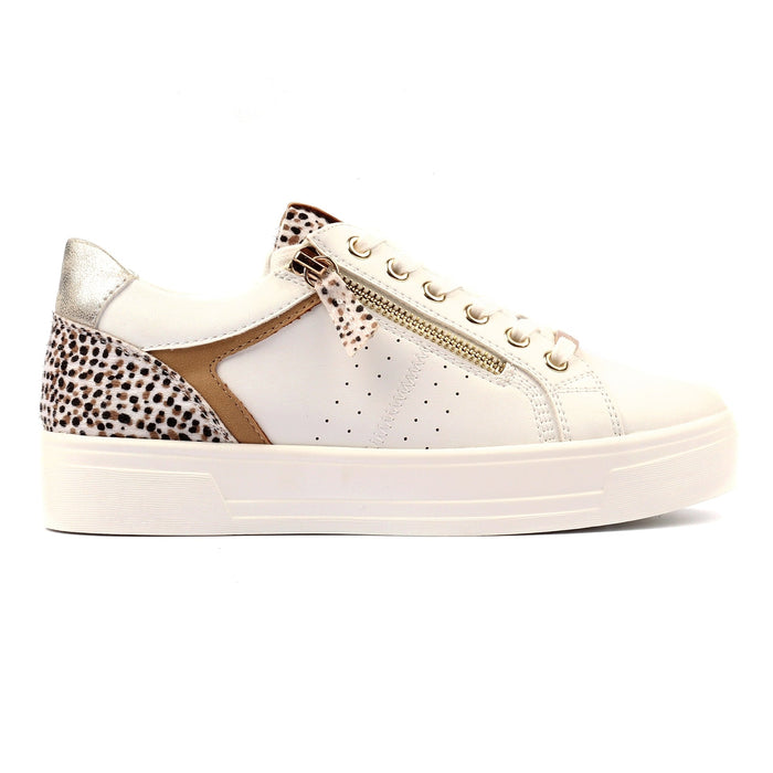 Presley White Trainer