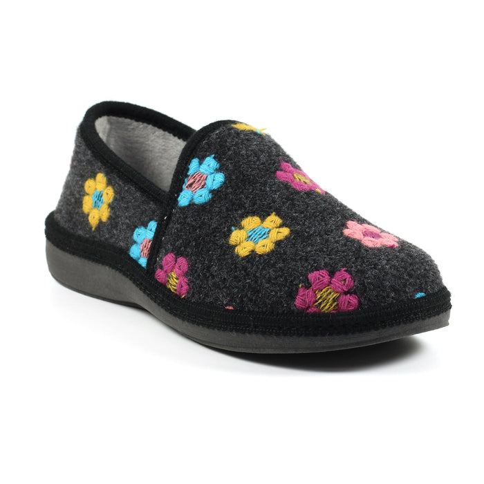 Sepal Black Slipper