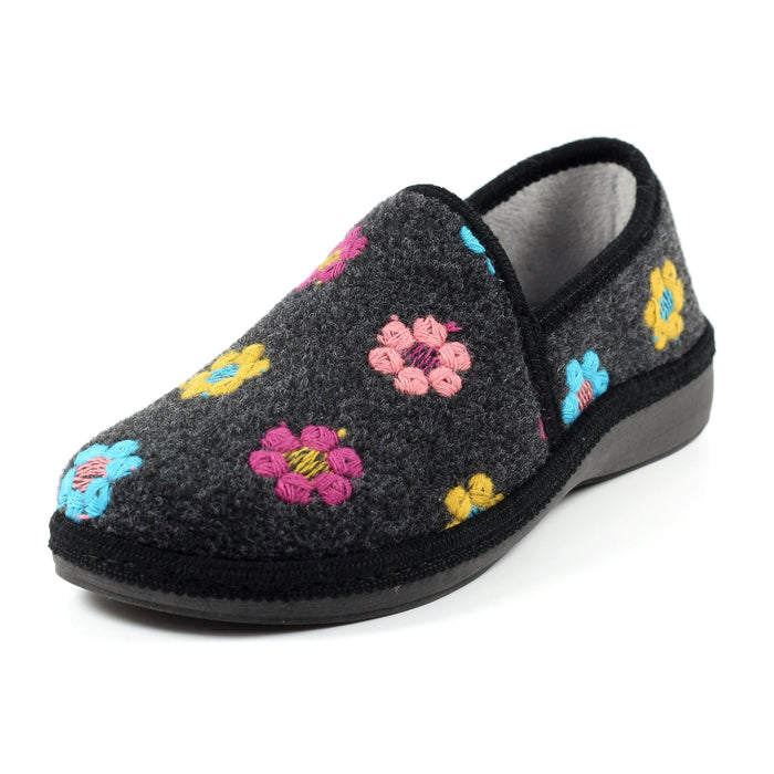Sepal Black Slipper