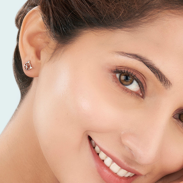 Shimmer Cat Gold Stud Diamond Earring for Women