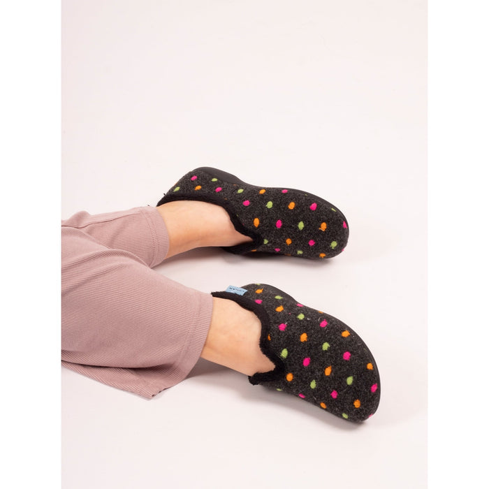 Studio Black Full Slipper