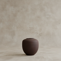 Sunao Vase Medio - Limewash Background