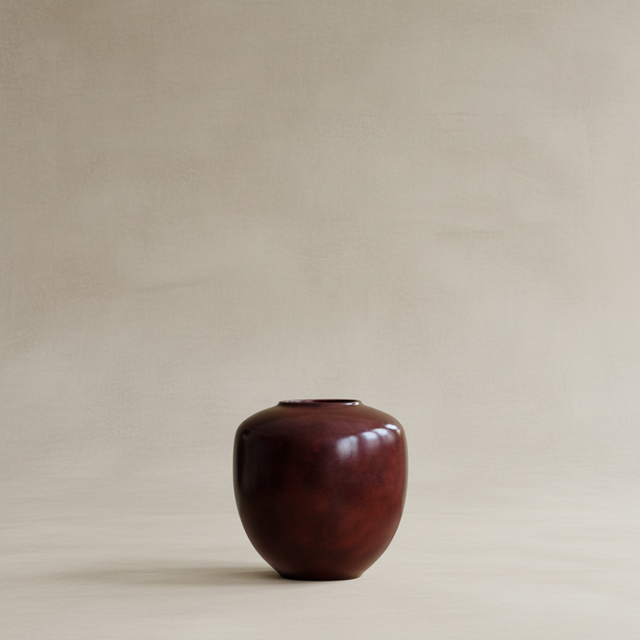 Sunao Vase Medio Maroon - Soft Beige-Grey Limewash