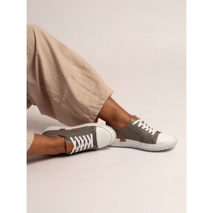 Truffle II Grey Leather Plimsoll
